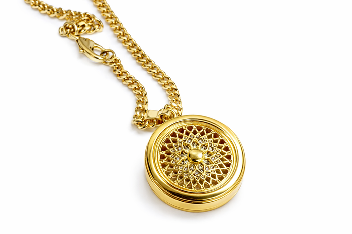 Mint 18K gold plated fashion rim chain with charms, stylish accessories for versatile jewelry looks.