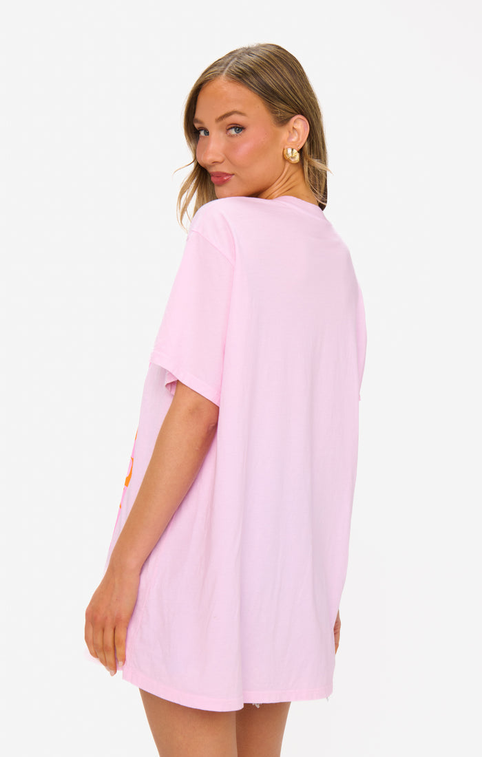 badge_model-wears-size-xs