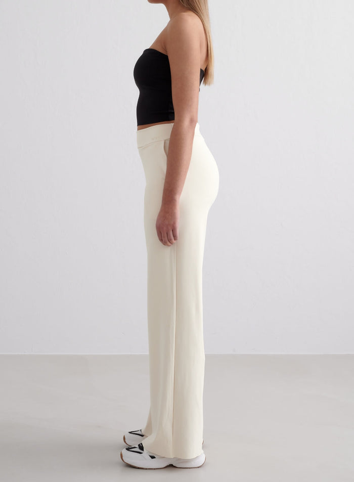 Almond White Sense Wide Pants