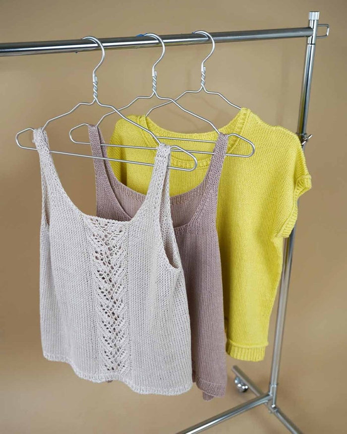 Beach knitting box w summer yarn, patterns and gifts. Save up to 46% Knitting boxes Önling - Katrine Hannibal