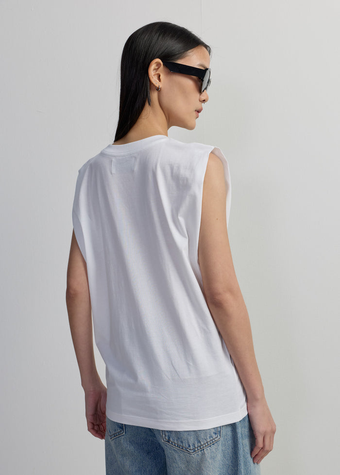 BELT GRAPHIC SLEEVELESS TEE