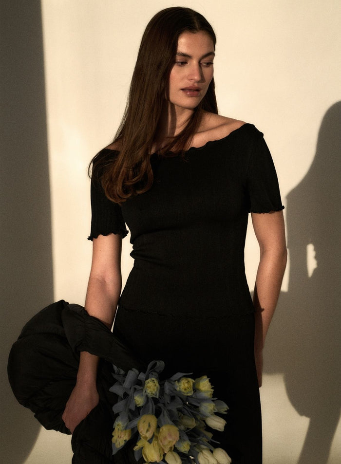 Black Tulip Short Sleeve Top