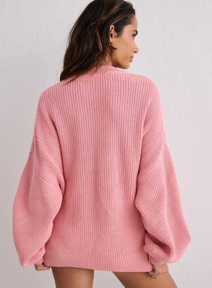 Malli takaapäin yllään Blush Knitted Sweatshirt [S-170cm]