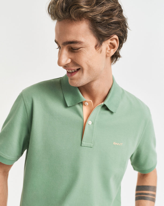 Contrast Piqué Polo in Kalamata Green