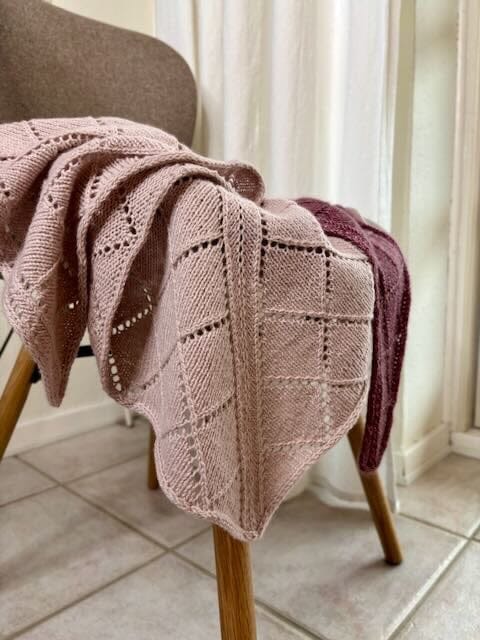 Diamond Line Scarf by Siersknit, knitting kit in Önling No 2 Knitting kits Siersknit