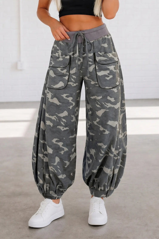 Drawstring Contrast Waistband Camouflage Cargo Barrel Pants – Multicolour