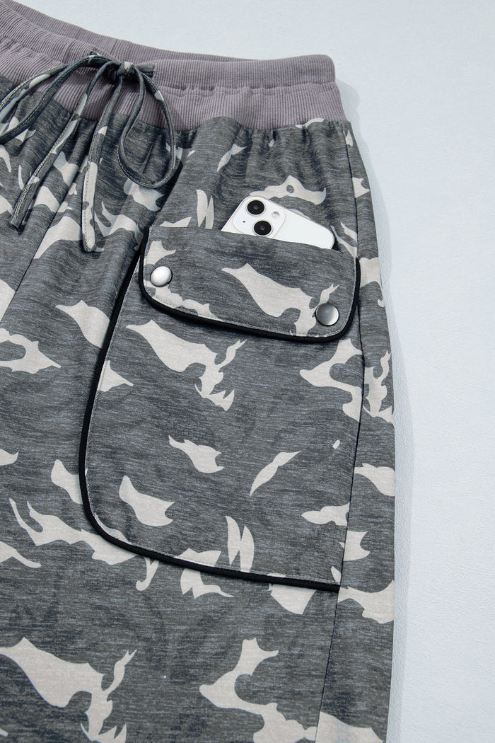 Drawstring Contrast Waistband Camouflage Cargo Barrel Pants – Multicolour