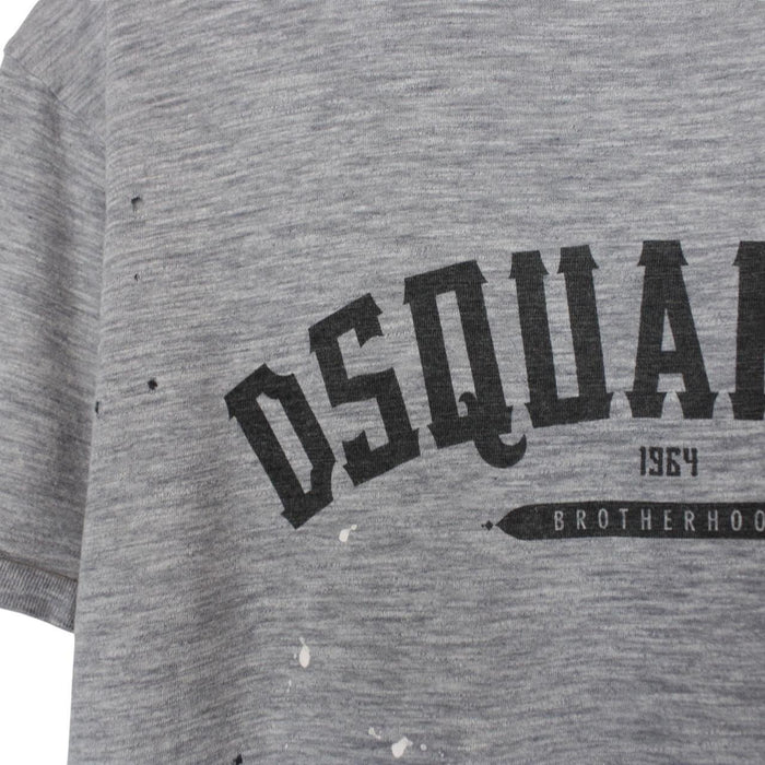 Dsquared2 grey pocket t-shirt with distressed logo print and cotton material.