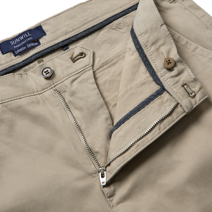 Fitted Chino in Stone