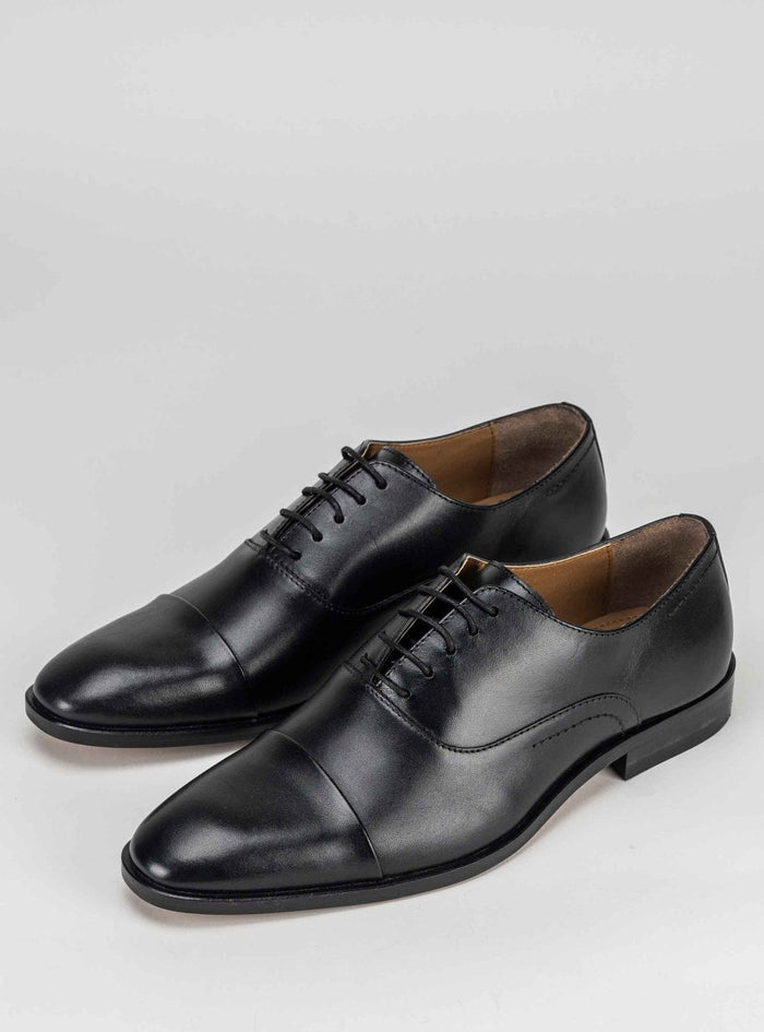 Garcia Oxford Shoe in Black