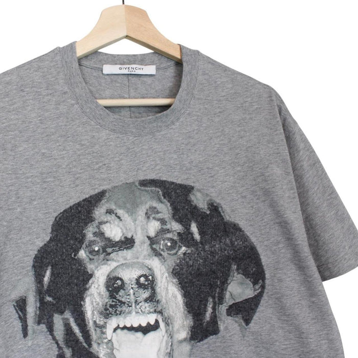 Givenchy grey cotton t-shirt featuring oversized Rottweiler print and pocket detail.