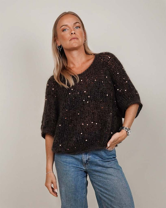 Laura Sparkle Tee, Katrine Hannibal | Bark brown (013), Coffee brown (026), chocolate brown (06)