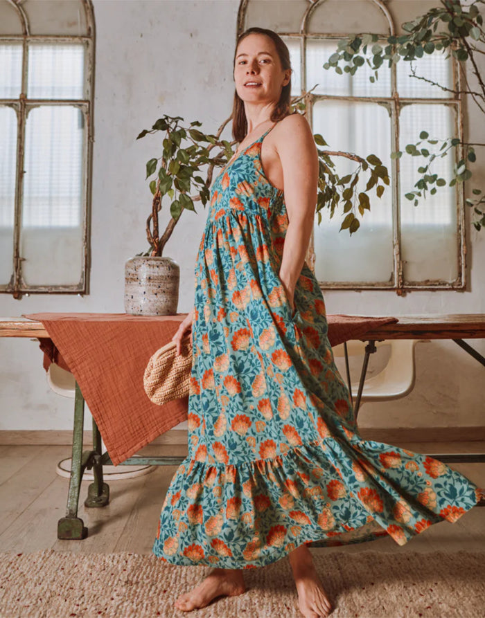 Lena Dress & Blouse Women's Sewing Pattern, Ikatee