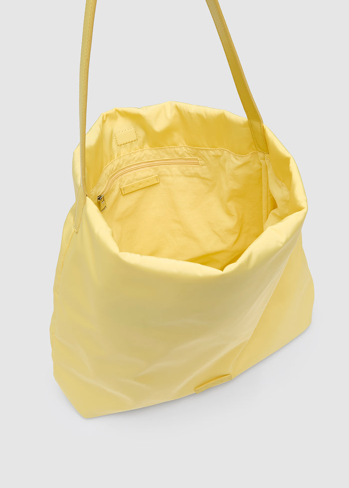 LIGHTWEIGHT TALL TOTE BAG