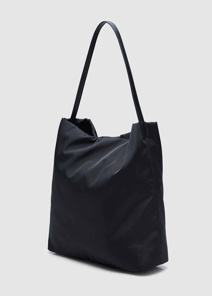 LIGHTWEIGHT TALL TOTE BAG