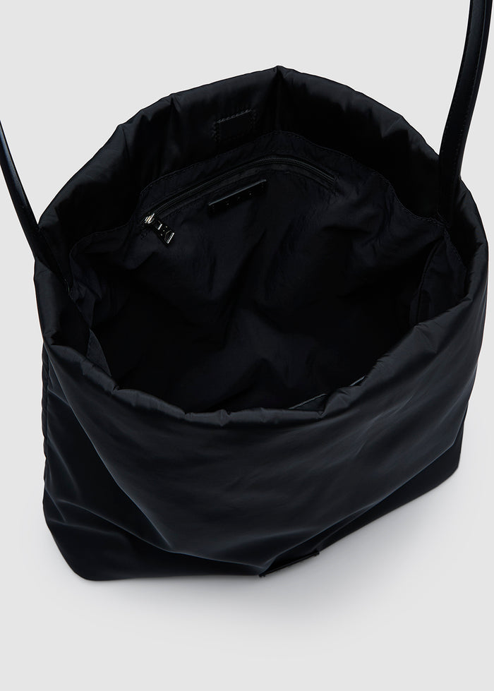 LIGHTWEIGHT TALL TOTE BAG