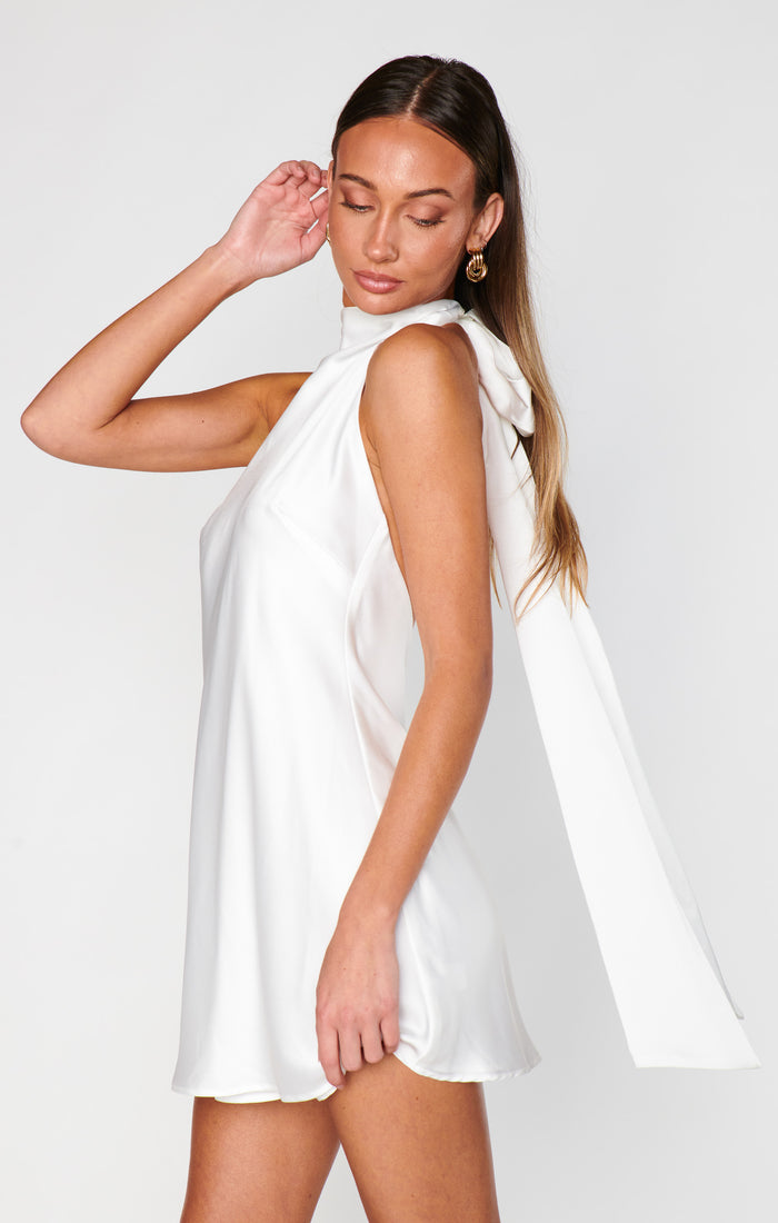 badge_model-wears-size-s