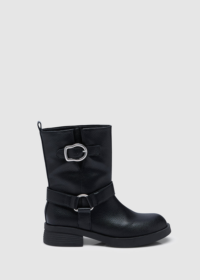 LOW HEEL BOOTS