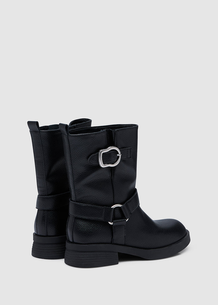 LOW HEEL BOOTS