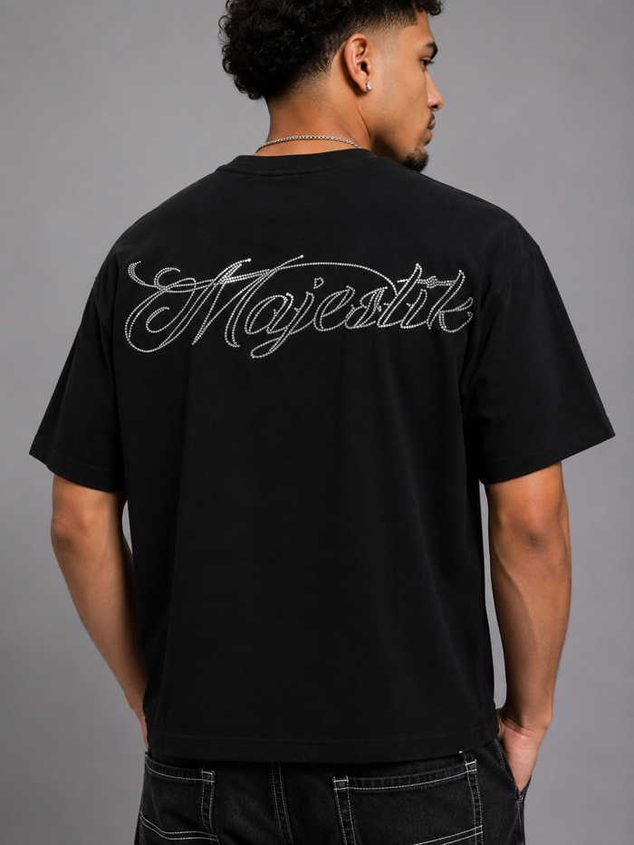 Black Majestik Speed Chase cropped T-shirt with graphic design, casual fit, and short sleeves, perfect for streetwear style.