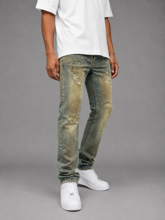 Makobi Lorenzino denim jeans in antique wash, showcasing classic fit and stylish distressed detailing on a neutral background.