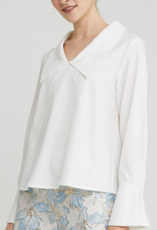 Maxi-Collar Blouse