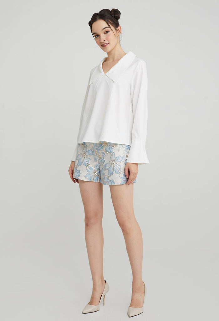 Maxi-Collar Blouse