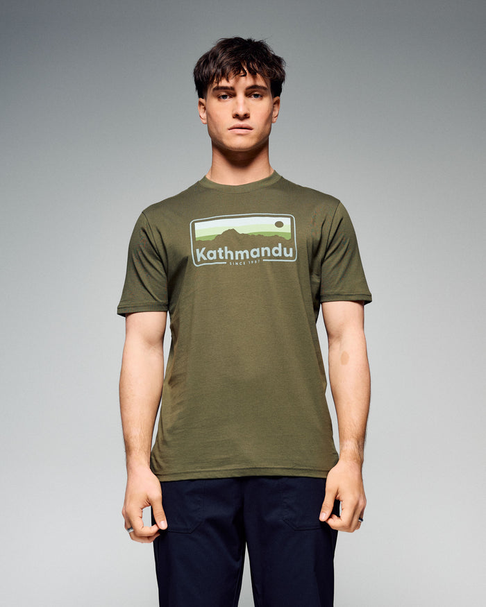 b0995_ojy_mens_70s_logo_organic_cotton_ss_tee_a_1775616479000
