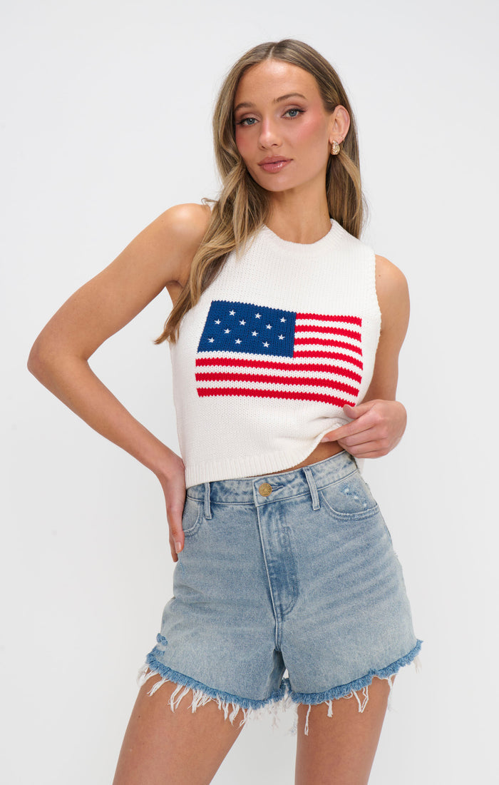 badge_model-wears-size-s