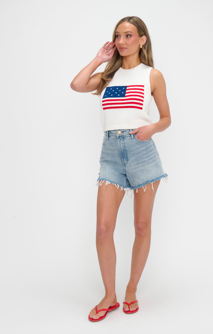 badge_model-wears-size-s