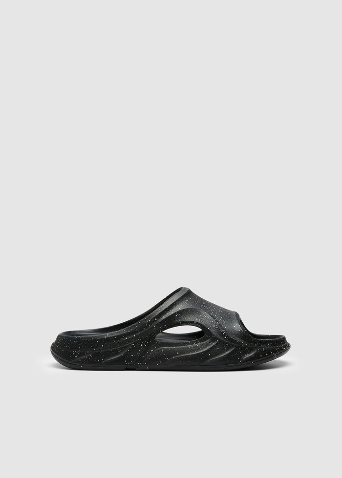MOLDED COMFORT SLIDES