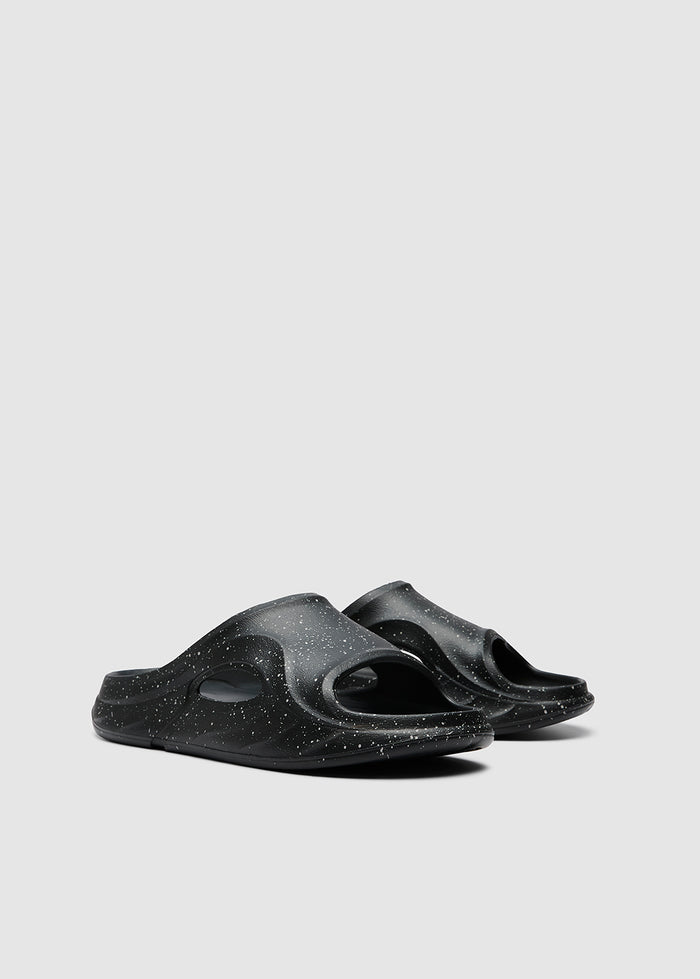 MOLDED COMFORT SLIDES