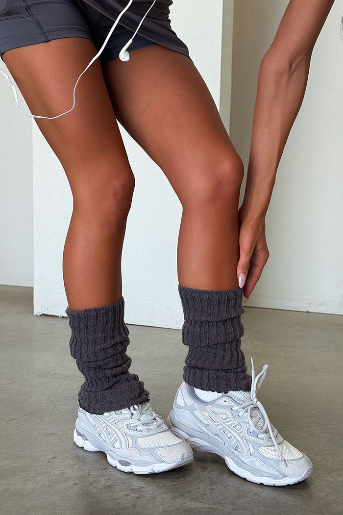 Nila Leg Warmers - Charcoal