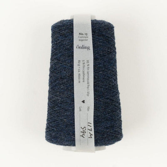 Önling No 13: Companion yarn cob - web weight - Navy blue melange (117m)
