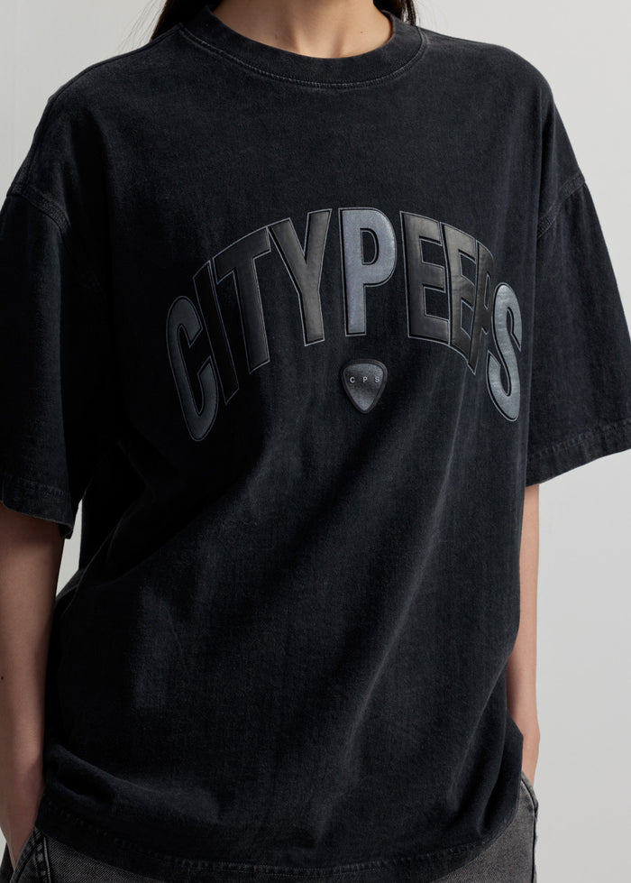 OVERSIZED CITY PEEPS GRAPHIC TEE