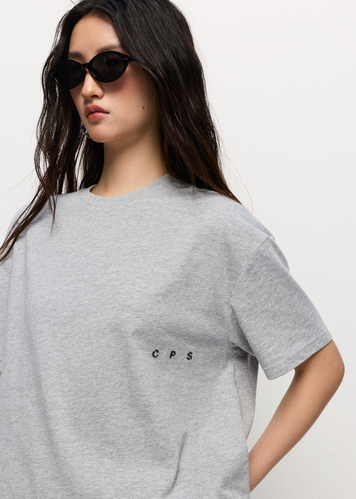 OVERSIZED LOGO SIDE TEE