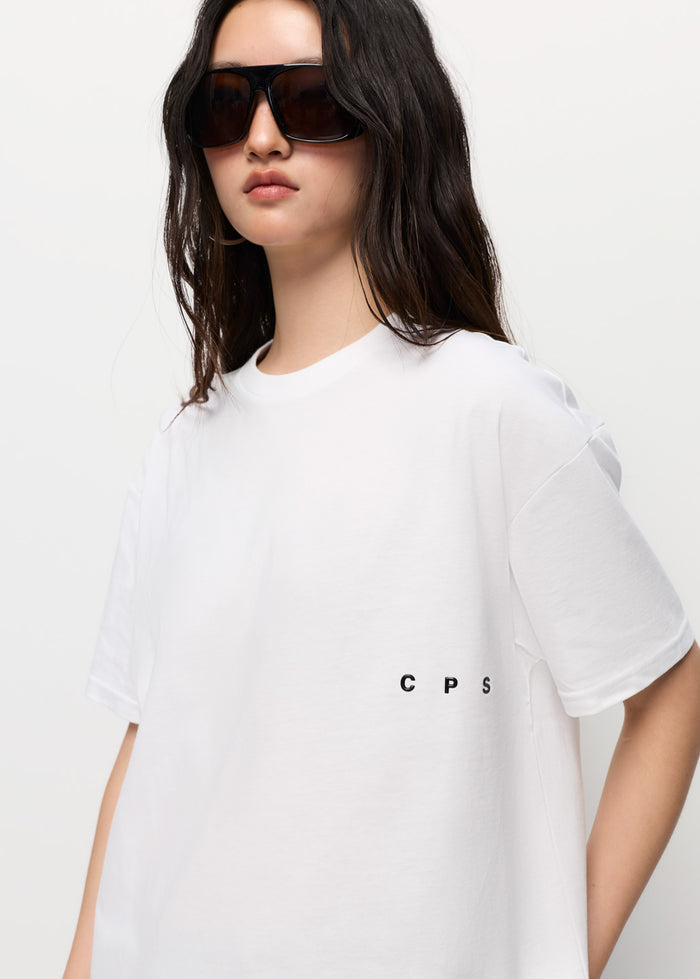 OVERSIZED LOGO SIDE TEE