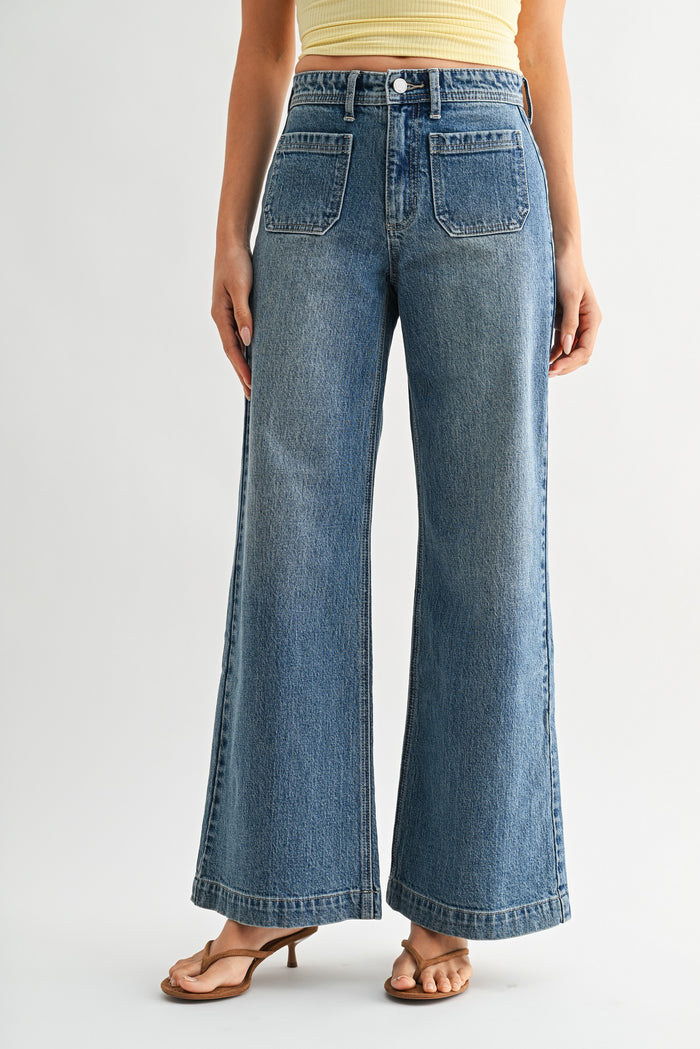 Patch Pocket Wide Leg Med Wash Jean