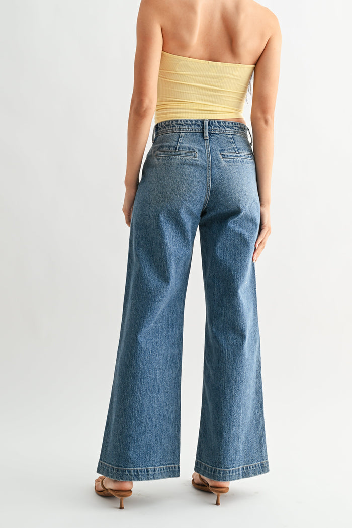 Patch Pocket Wide Leg Med Wash Jean
