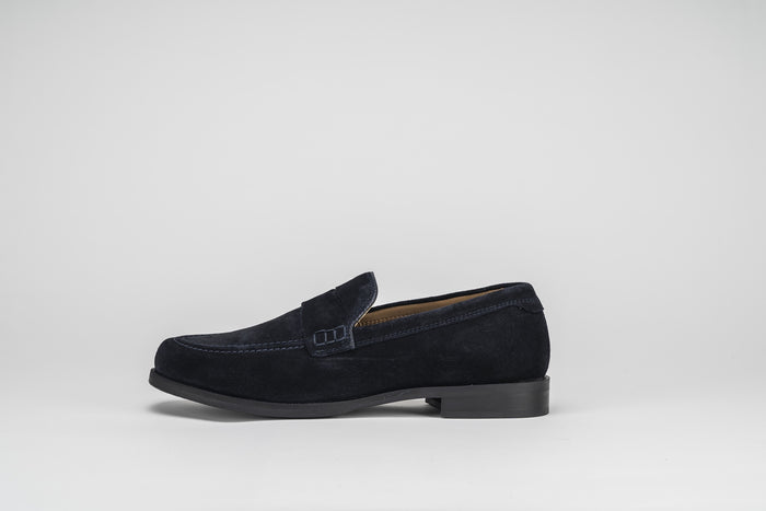 Seve Suede Loafer in Navy