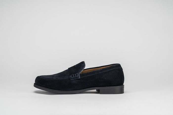 Seve Suede Loafers in Navy