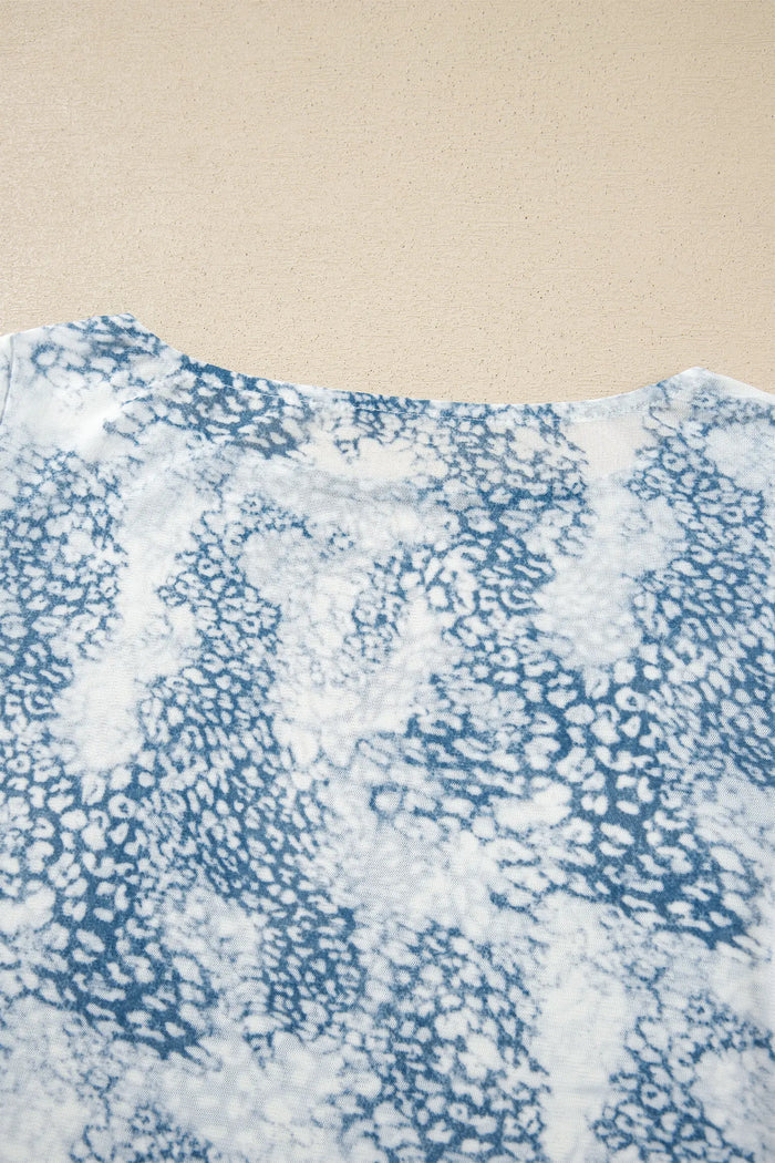 Sky Blue Long Sleeve Leopard Print Round Neck Sheath Top – Light Blue