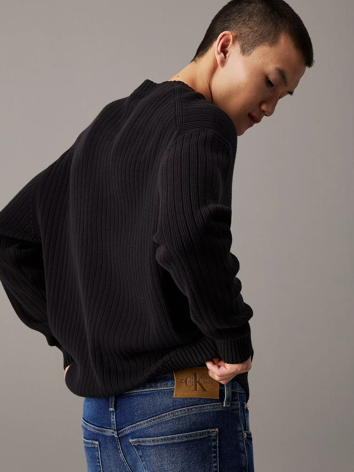 Slim Tapered Jeans in Dark