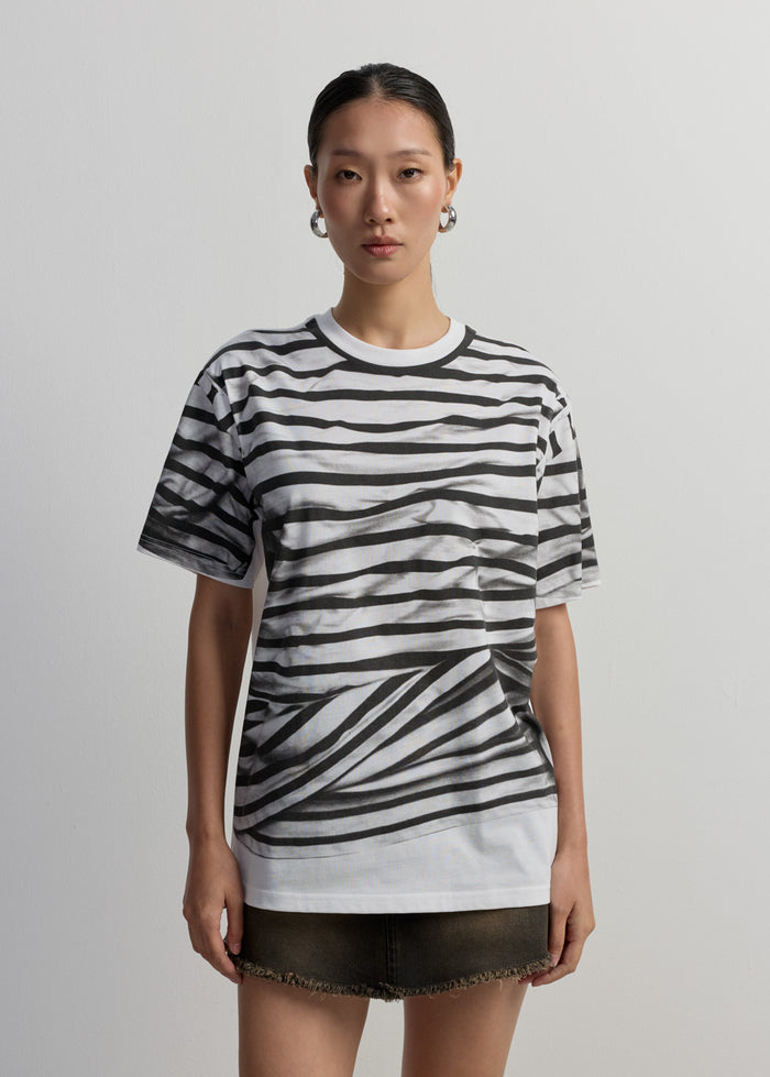 STRIPED GRAPHIC OVERSIZED TEE