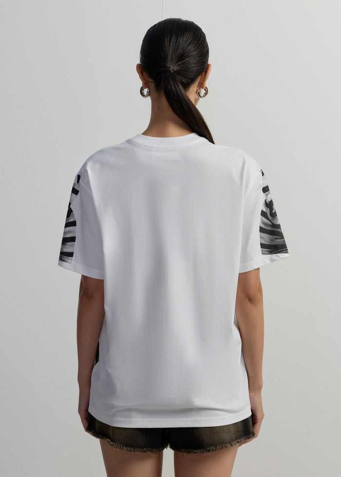 STRIPED GRAPHIC OVERSIZED TEE