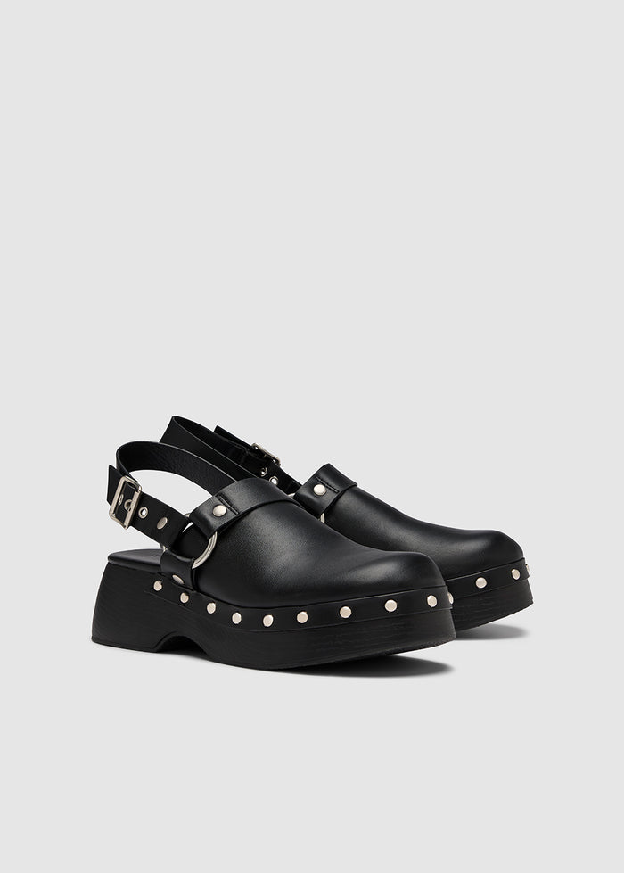 STUDDED PLATFORM CLOGS SANDALS