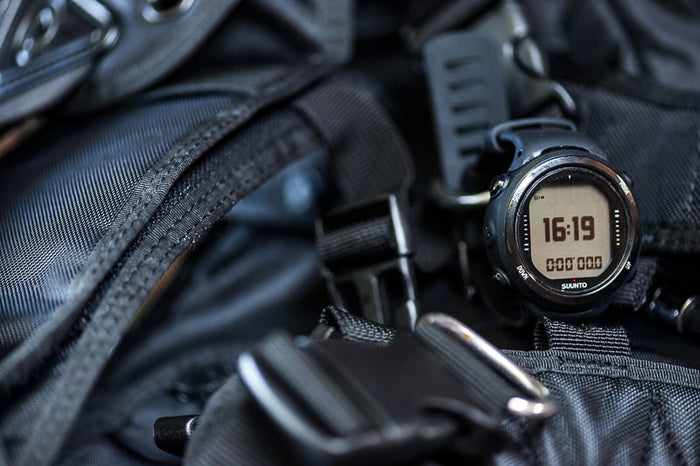 SUUNTO D4I NOVO BLACK-USB cable and extension strap included