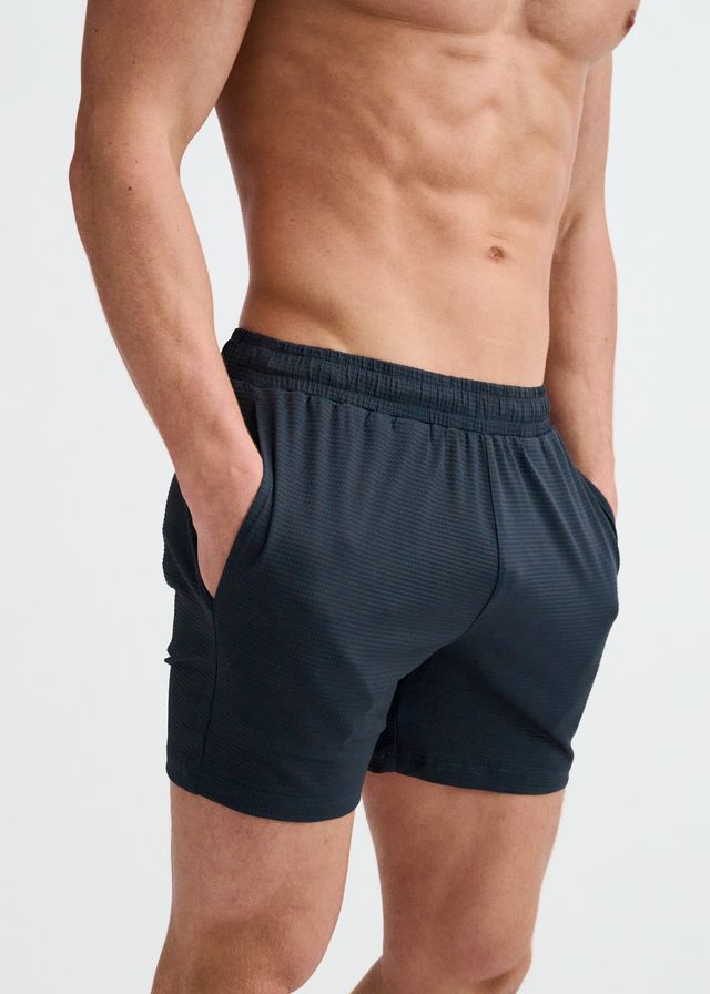 TEXTURED MESH STRETCH PERFORMANCE SHORTS