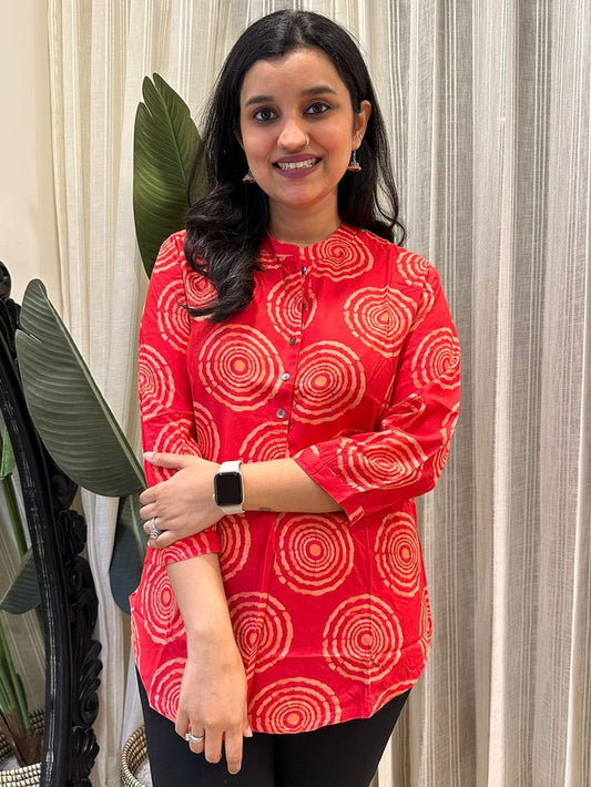 Weekend Rayon Short Kurta- Bright Red Circles
