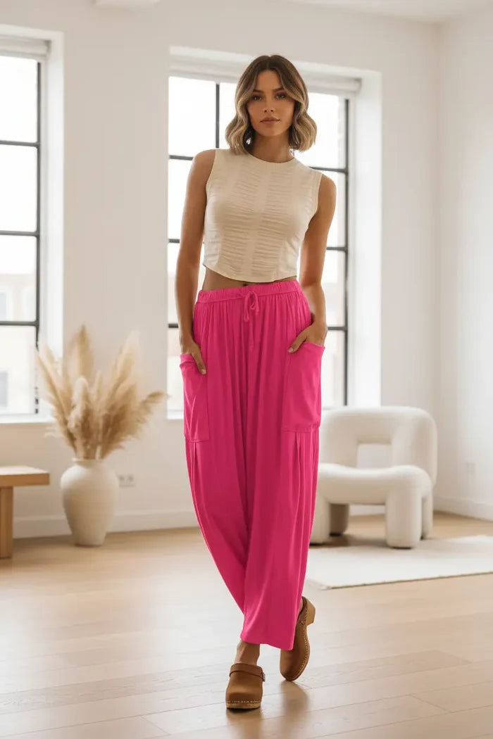 Comfortable fit pants with clean waistband and soft modal texture